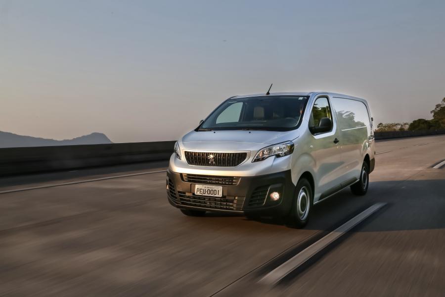  Peugeot Expert 2017 года  (LA) (фото 10 из 17)